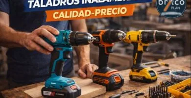 Taladros inalámbricos calidad-precio comparados en banco de trabajo: Bosch, Einhell, Black+Decker y DeWalt para bricolaje doméstico